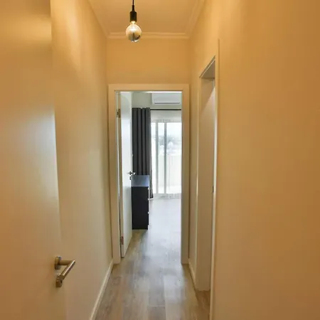 Appartement Luxe With Pool, Airco And Seaview Balcony - Go4portugal -